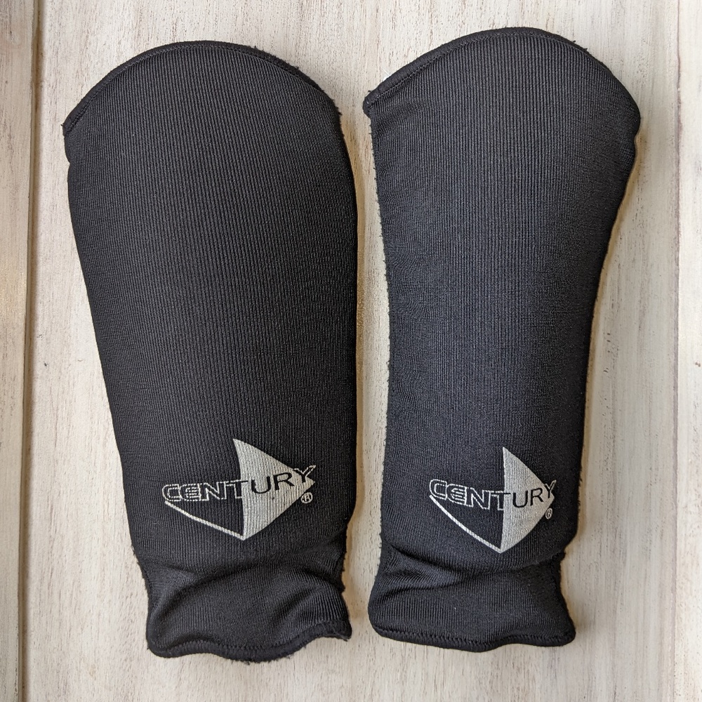 Century Martial Arts Shin/Arm Pads/Guards size Small Unisex
